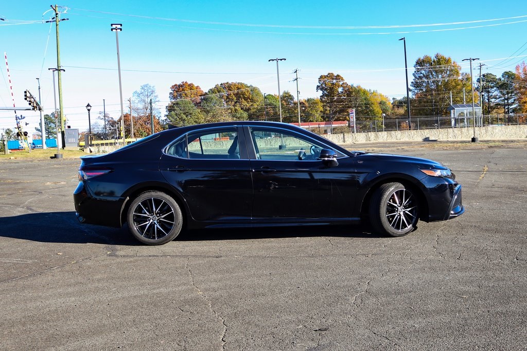 2024 Toyota Camry SE photo 2