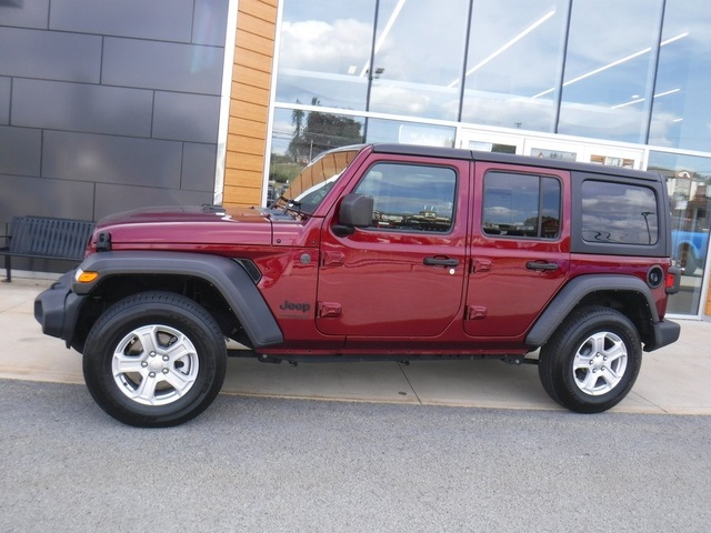 2022 Jeep Wrangler Unlimited Sport S photo 2