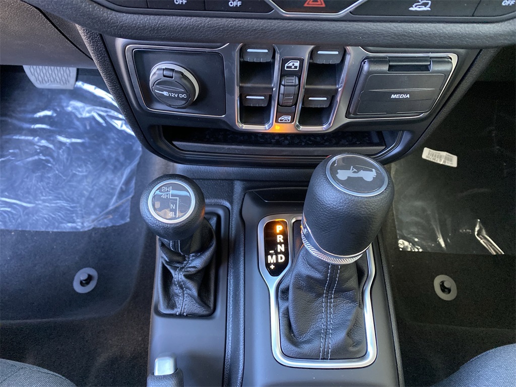 2025 Jeep Wrangler Sport photo 21