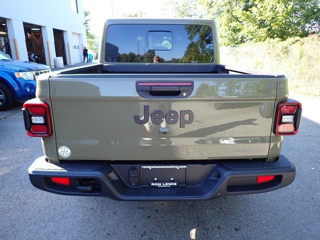 2025 Jeep Gladiator Sport photo 3
