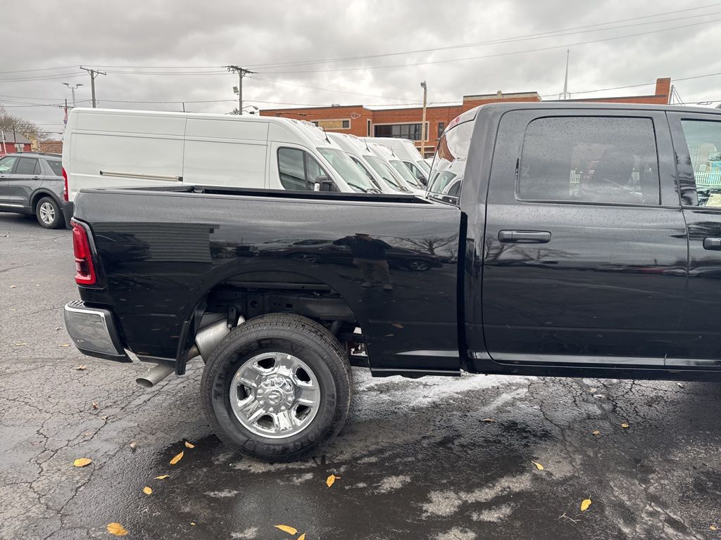 2025 Ram 2500 Tradesman photo 3