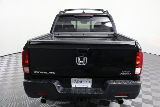 2023 Honda Ridgeline Black Edition photo 3