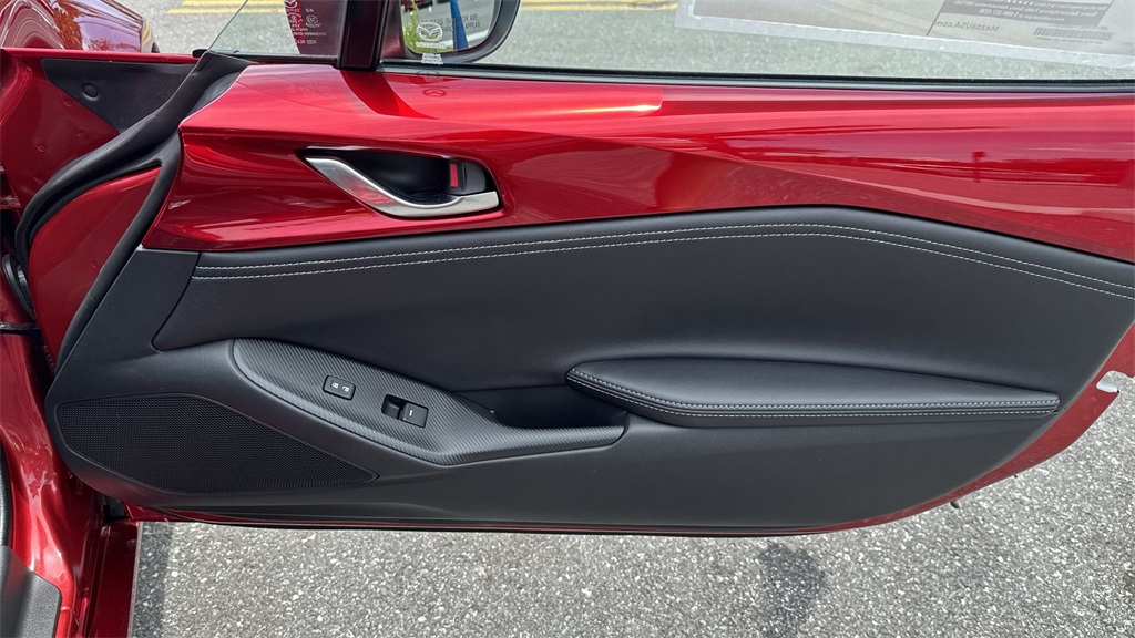 2025 Mazda MX-5 Miata Miata RF Grand Touring photo 41