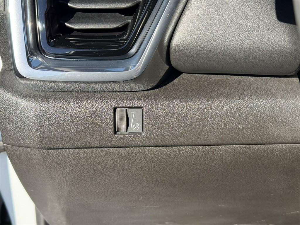 2024 GMC CANYON - Image 16