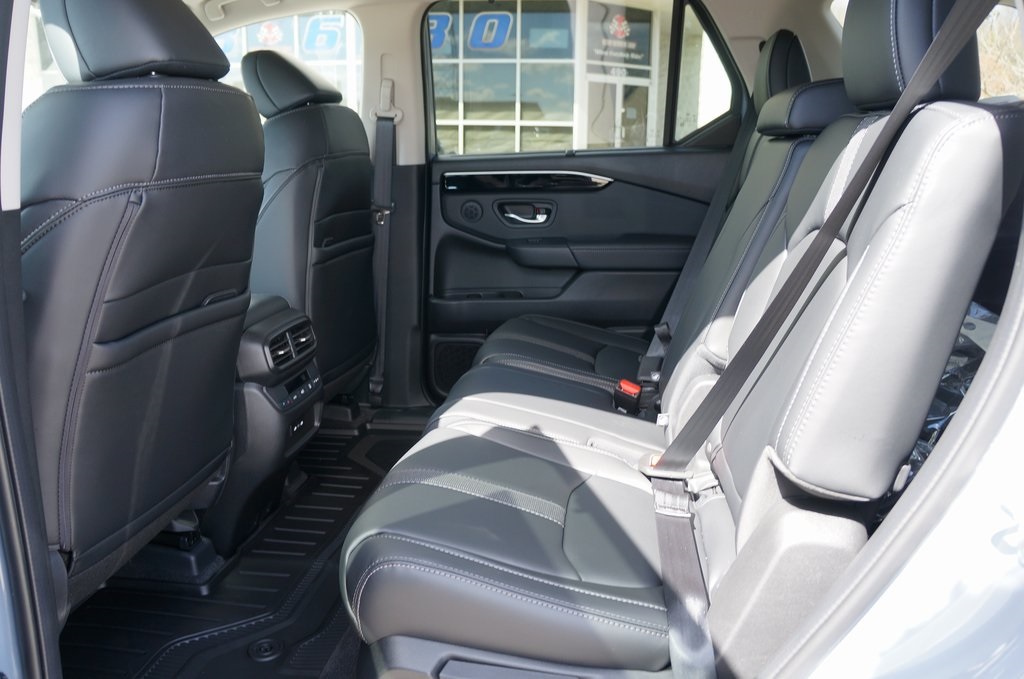 2025 Honda Pilot Touring photo 5