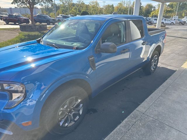 2025 Ford Maverick XLT photo 3