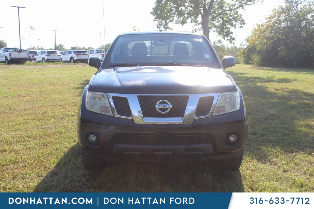 2015 Nissan Frontier SV photo 2