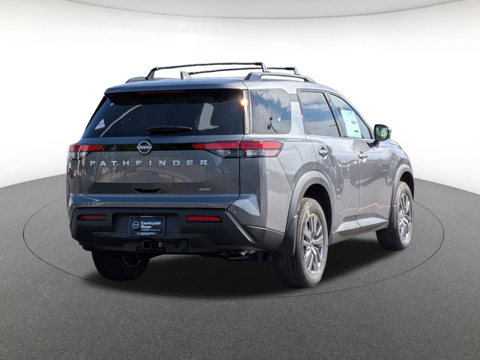 2025 Nissan Pathfinder SV photo 5