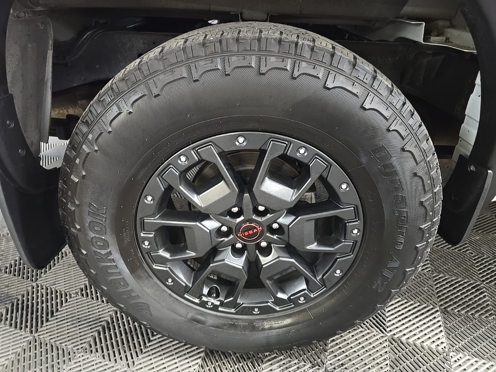 2023 Nissan Frontier PRO-4X photo 12
