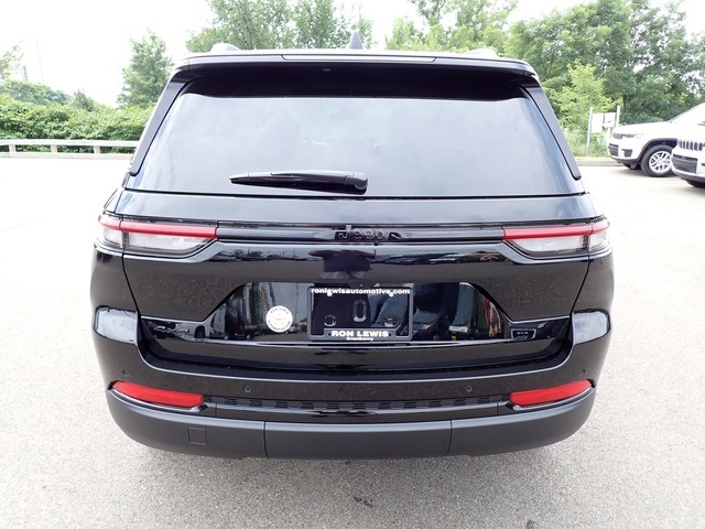 2025 Jeep Grand Cherokee Altitude X photo 4