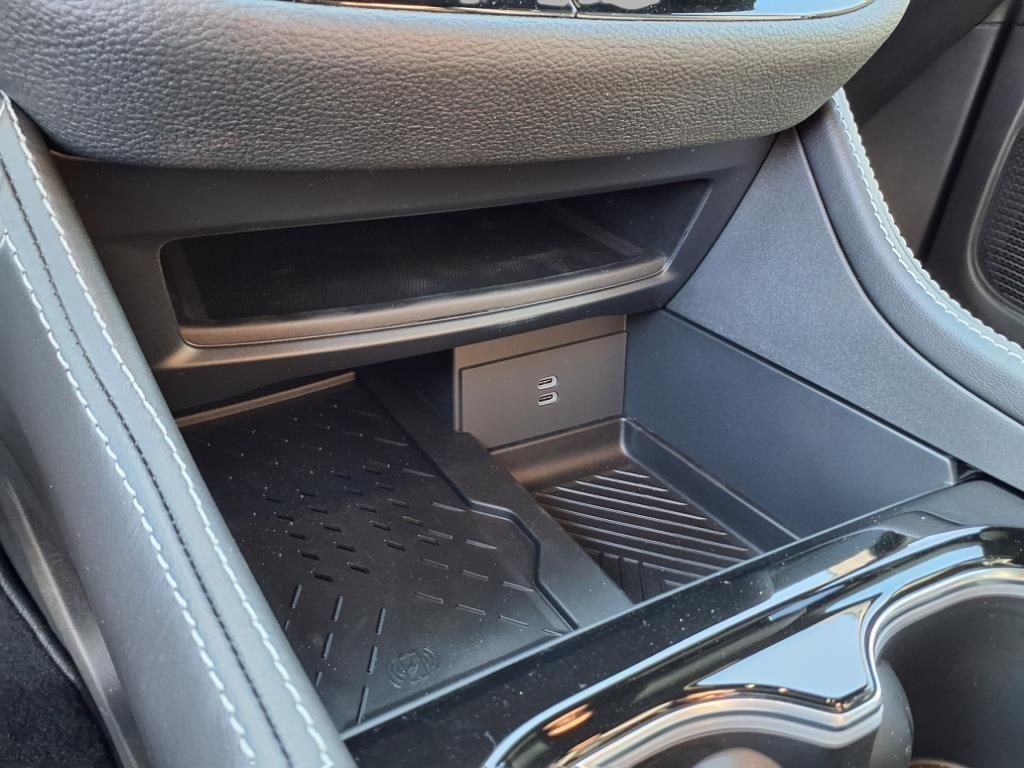2026 Chrysler Pacifica Limited photo 8