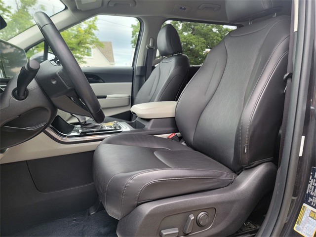 2023 Kia Carnival EX photo 12