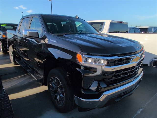 2026 Chevrolet Silverado 1500 LT photo 2