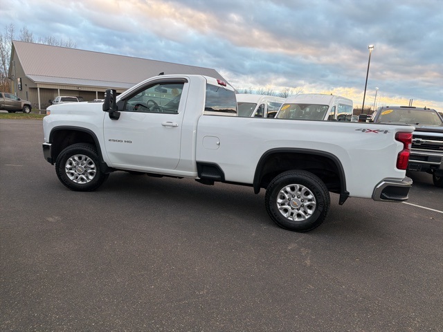 2022 Chevrolet Silverado 2500HD LT photo 4