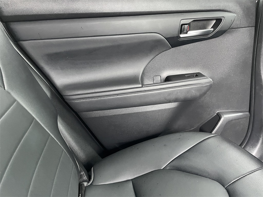 2022 Toyota Highlander XLE photo 15