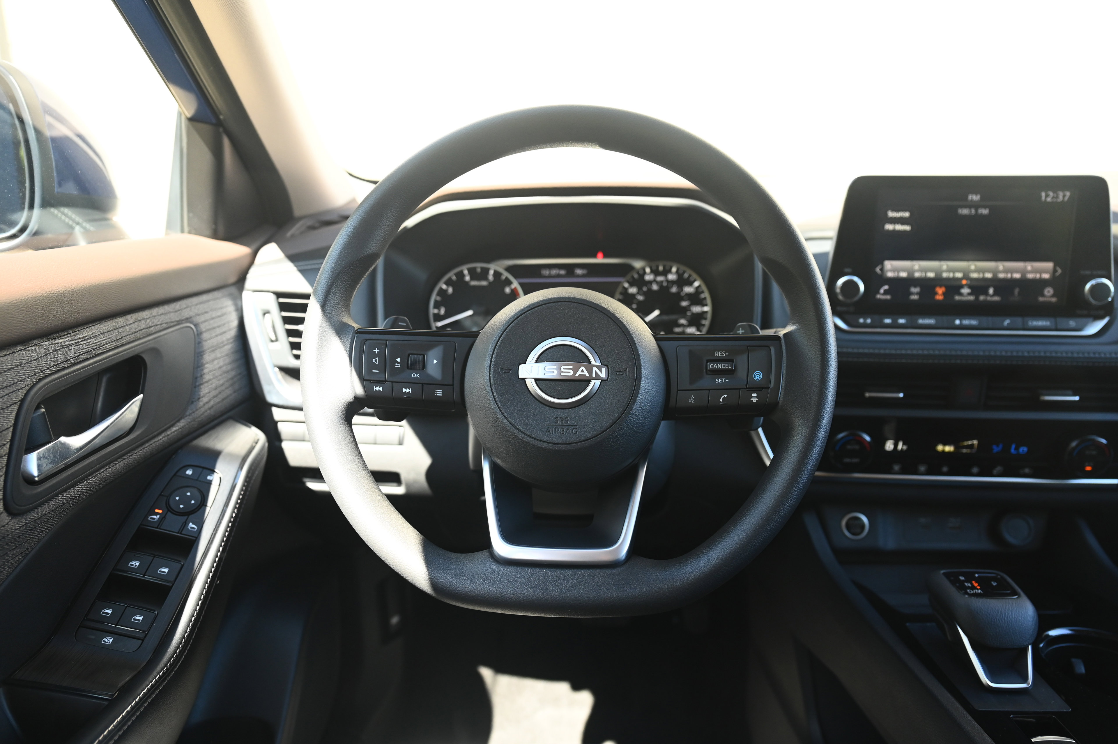 2023 Nissan Rogue SV photo 31