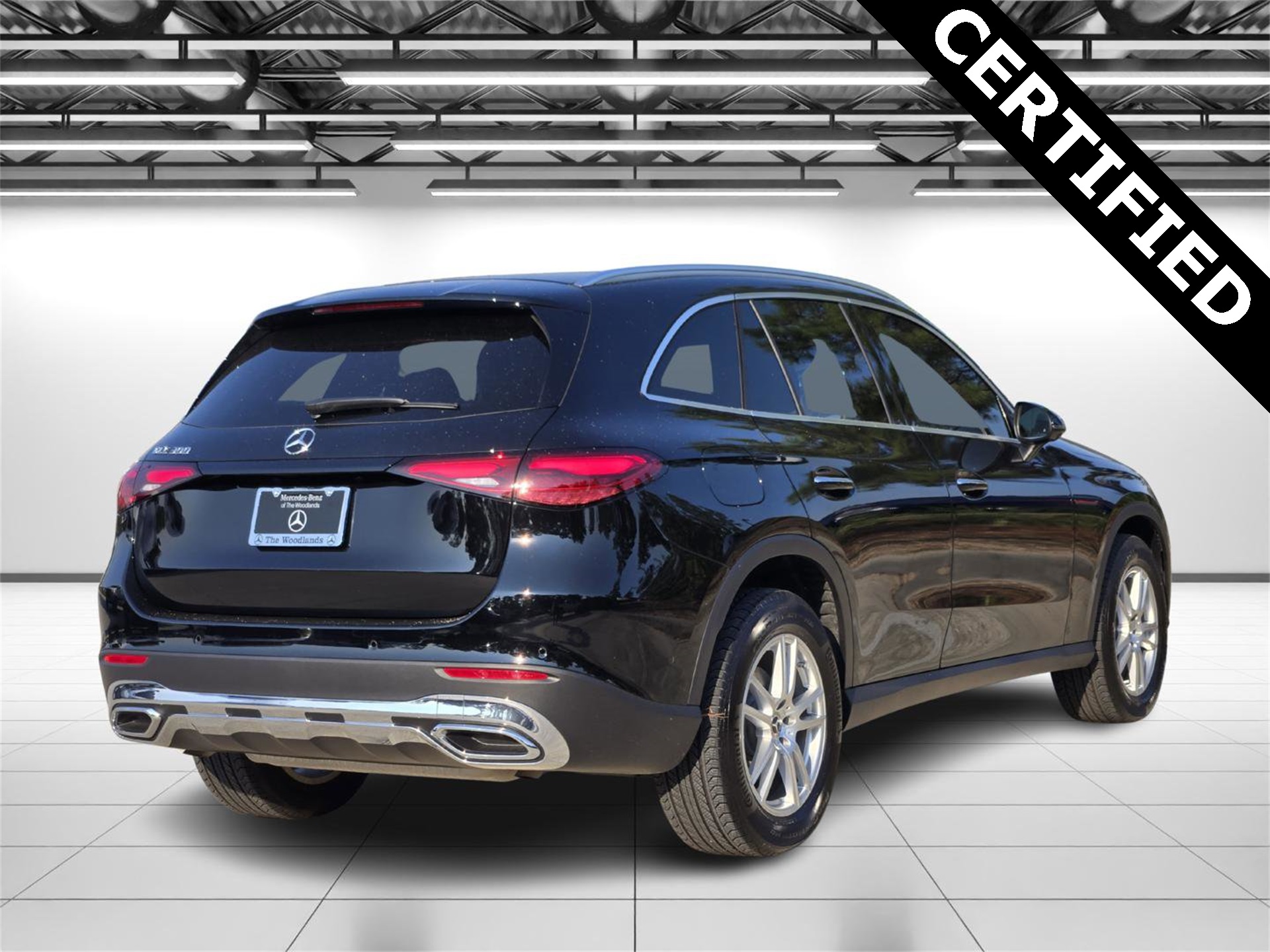 2025 Mercedes Benz GLC 300 photo 5