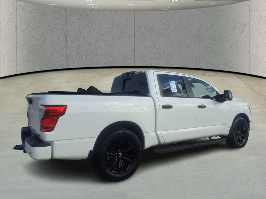 2024 Nissan Titan SV photo 4