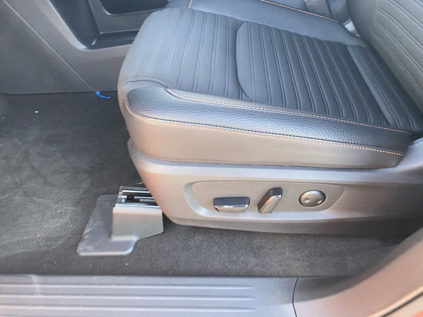 2025 Nissan Pathfinder Rock Creek photo 12