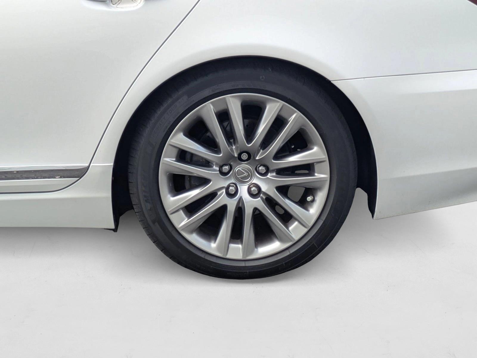 2013 Lexus LS 460 Luxury photo 16
