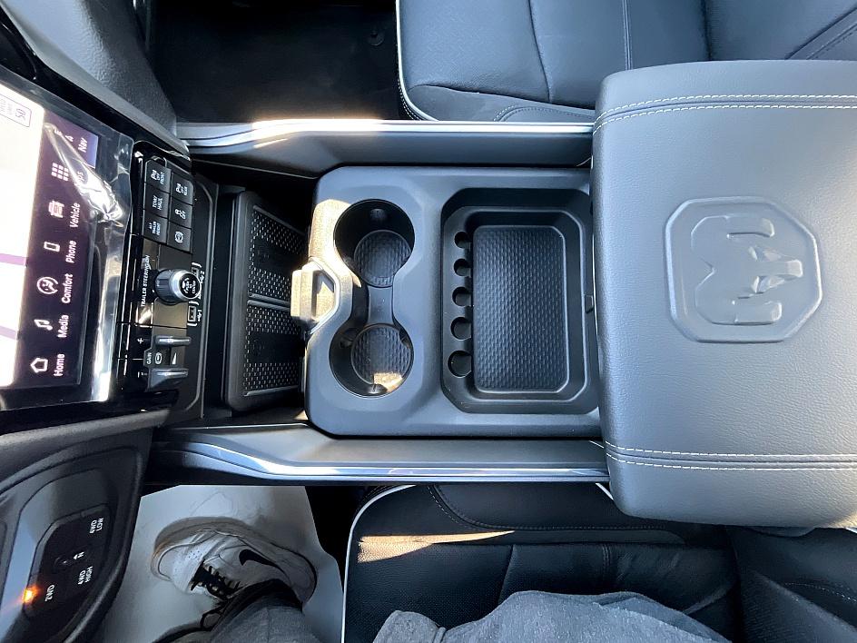 2026 Ram 3500 Laramie photo 29