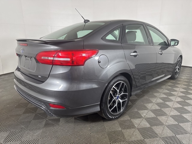 2016 Ford Focus SE photo 3