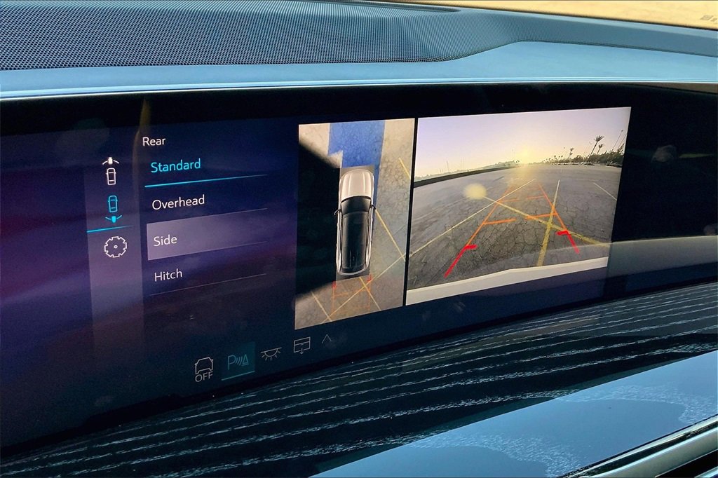 2025 Cadillac Escalade IQ Luxury photo 22