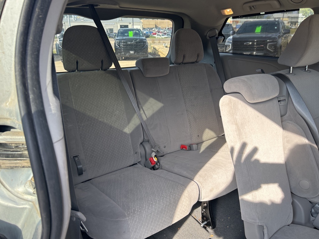 2020 Toyota Sienna LE photo 24