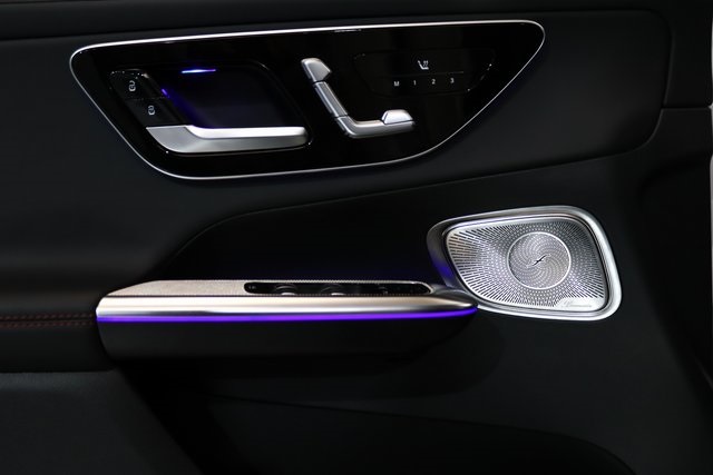 2024 Mercedes Benz GLC 43 AMG 4MATIC photo 2