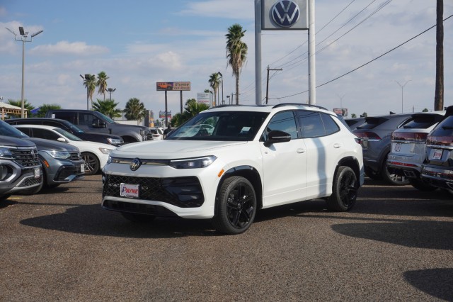 2026 Volkswagen Tiguan SE R-LINE BLACK's photo