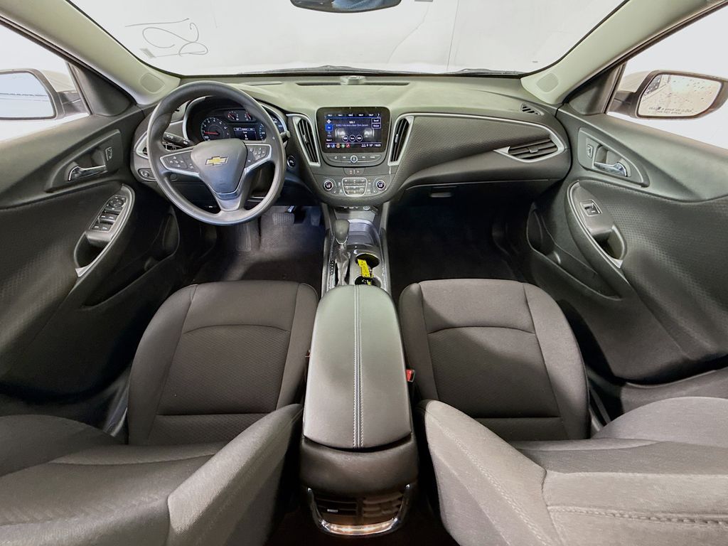 2023 Chevrolet Malibu 1LT photo 3