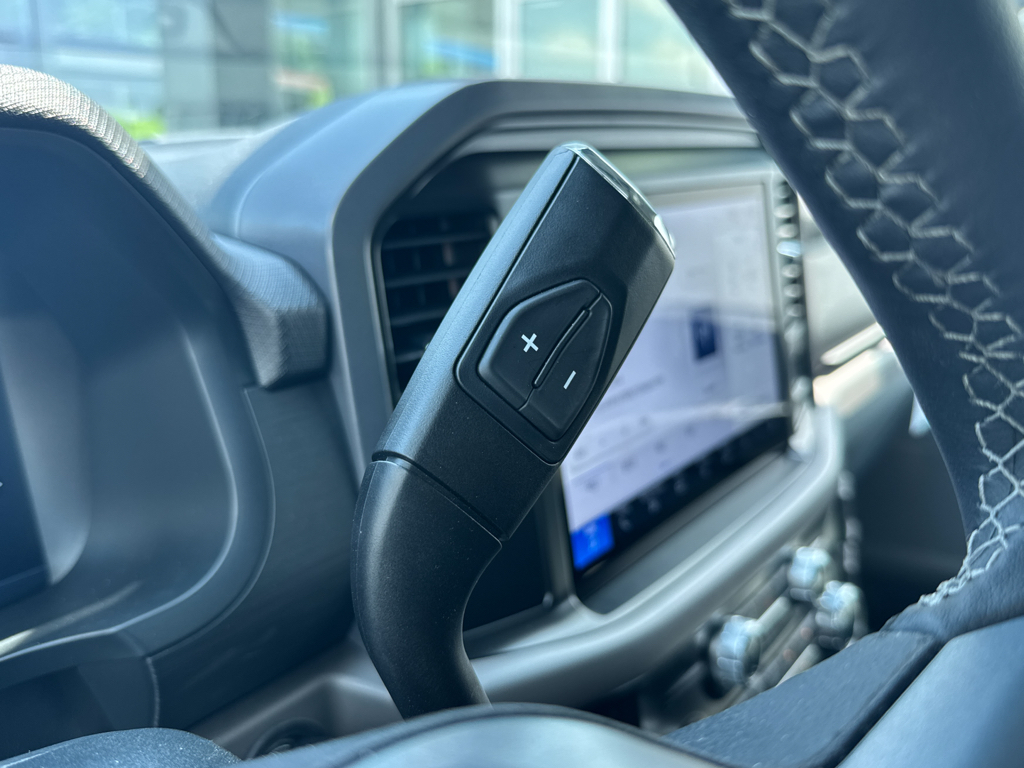 2025 Ford F-150 XLT photo 8