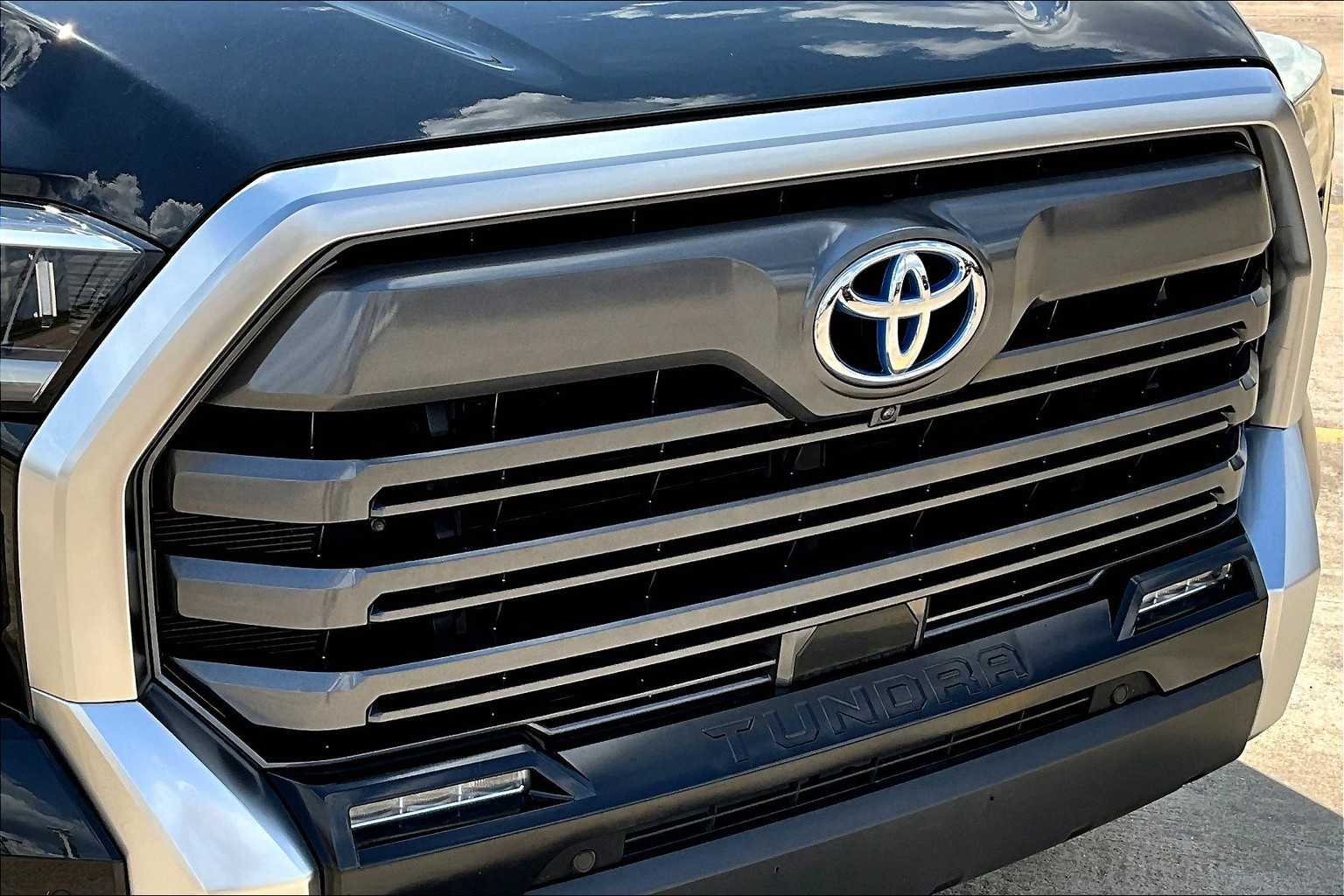 2024 Toyota Tundra Limited CrewMax photo 27