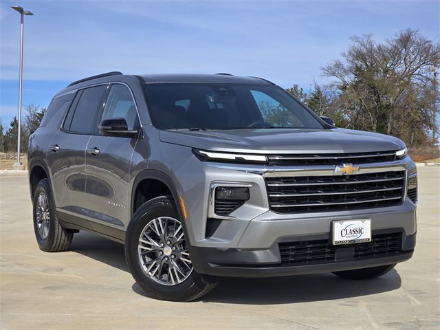 2026 Chevrolet Traverse LT's photo