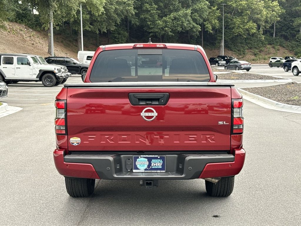 2024 Nissan Frontier SL photo 3