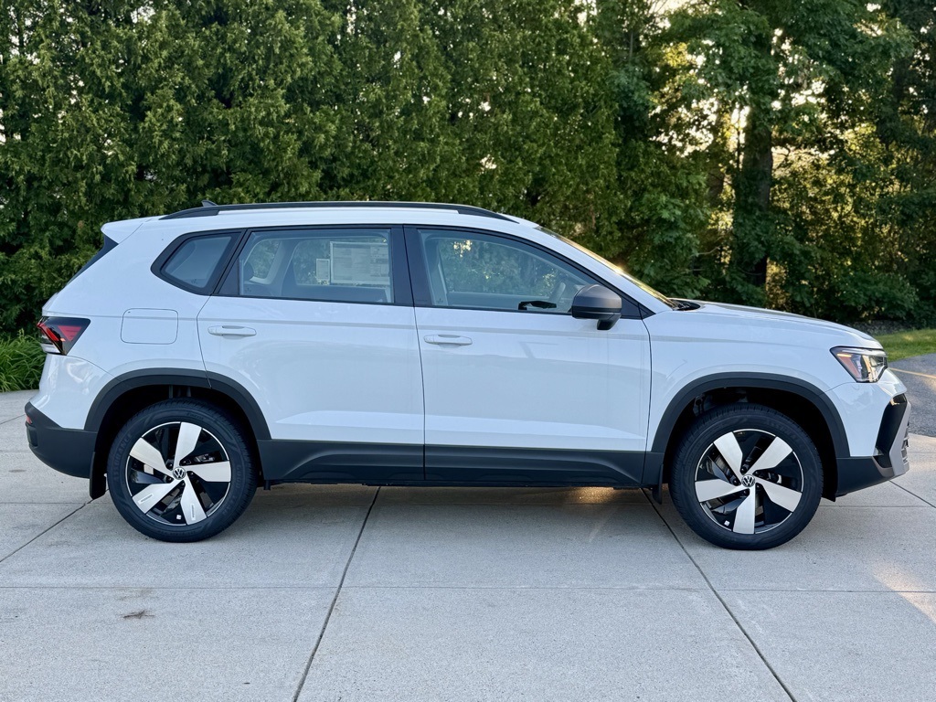 2025 Volkswagen Taos S photo 4