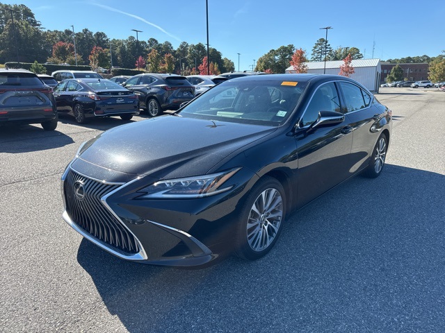 2019 Lexus ES 350 Luxury photo 3