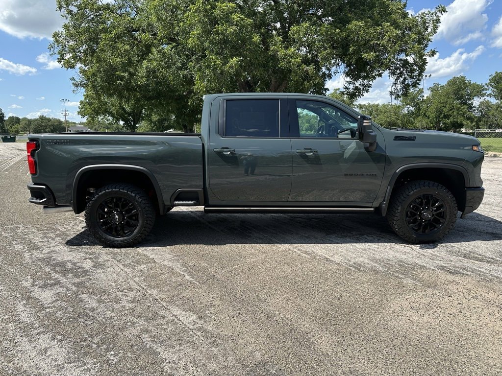 2025 Chevrolet Silverado 2500HD LTZ photo 5