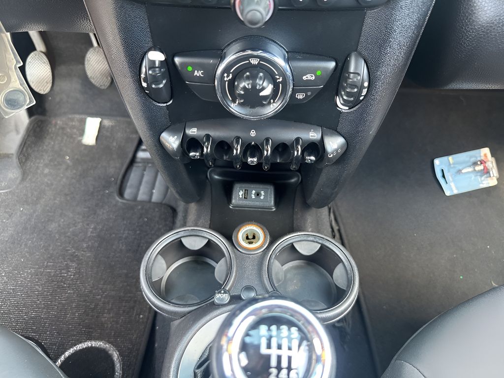 2013 Mini Cooper Base photo 23