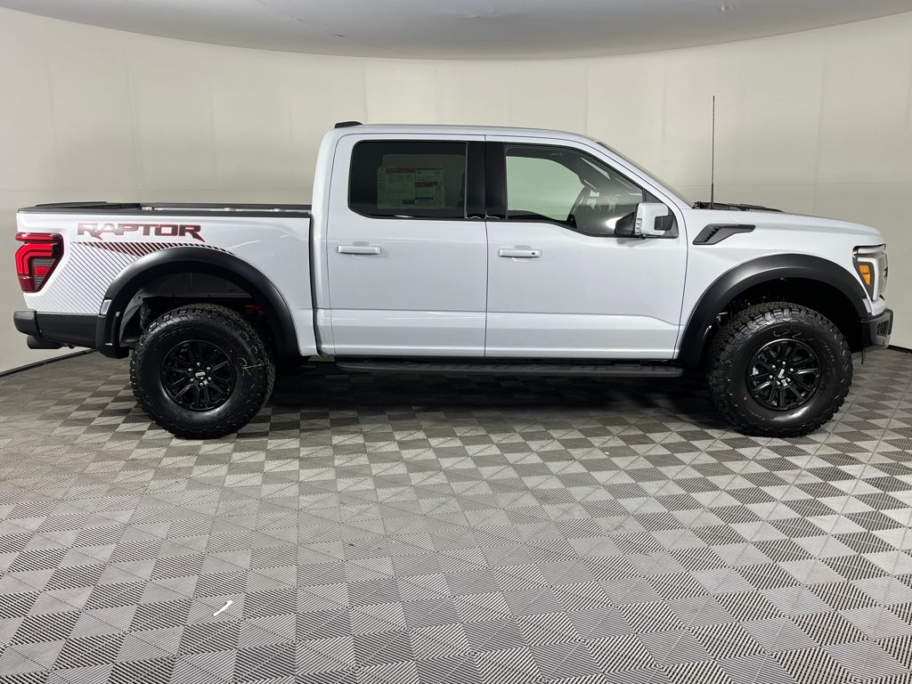 2025 Ford F-150 Raptor photo 4