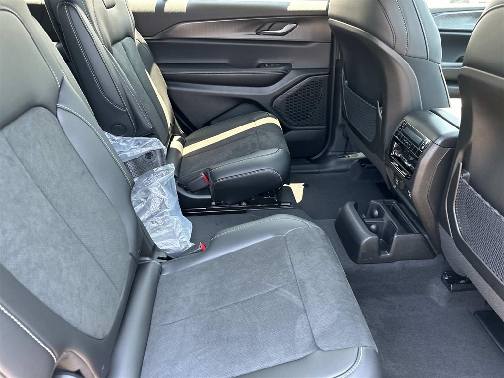2025 Jeep Grand Cherokee Altitude X photo 11