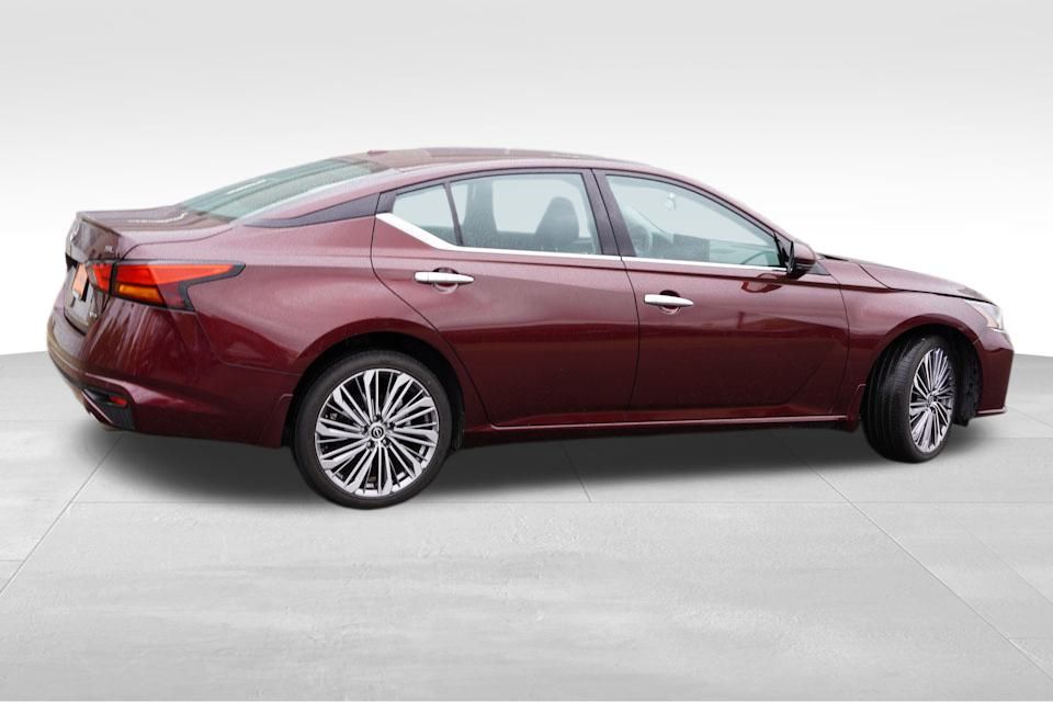 2024 Nissan Altima 2.5 SL photo 4