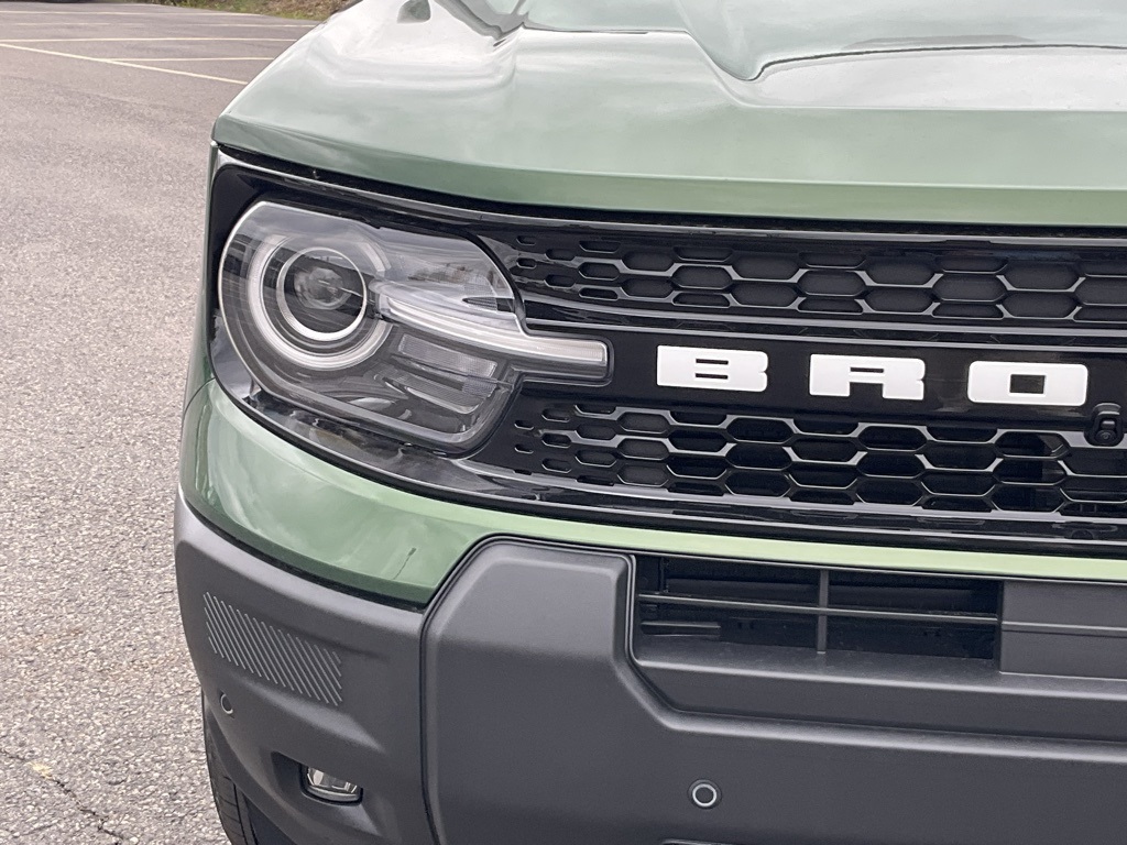 2025 Ford Bronco Sport Outer Banks photo 2