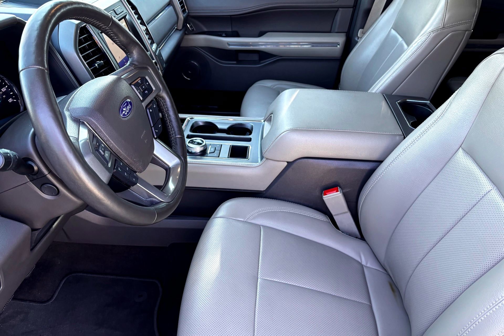 2021 Ford Expedition MAX XLT photo 6