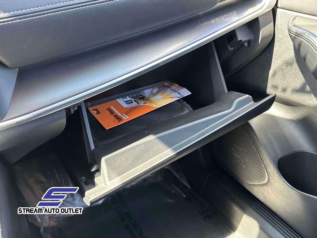 2024 Nissan Rogue SV photo 31