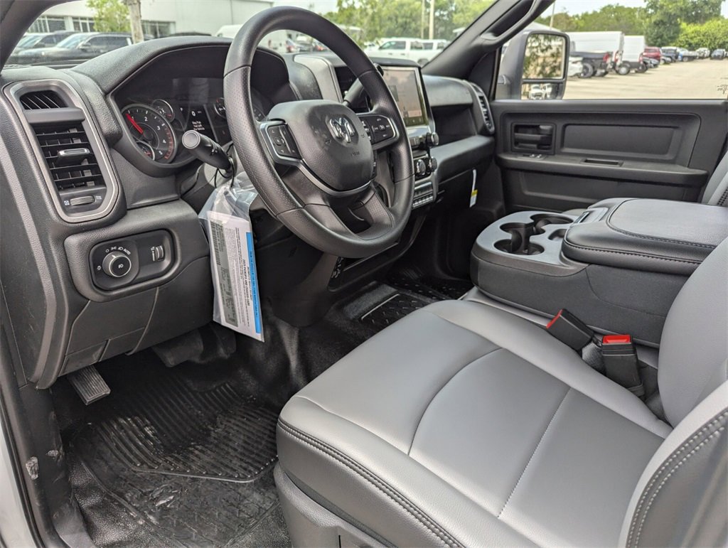 2025 Ram 3500 photo 13
