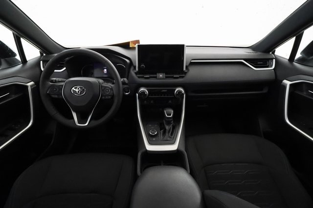 2024 Toyota RAV4 SE photo 4