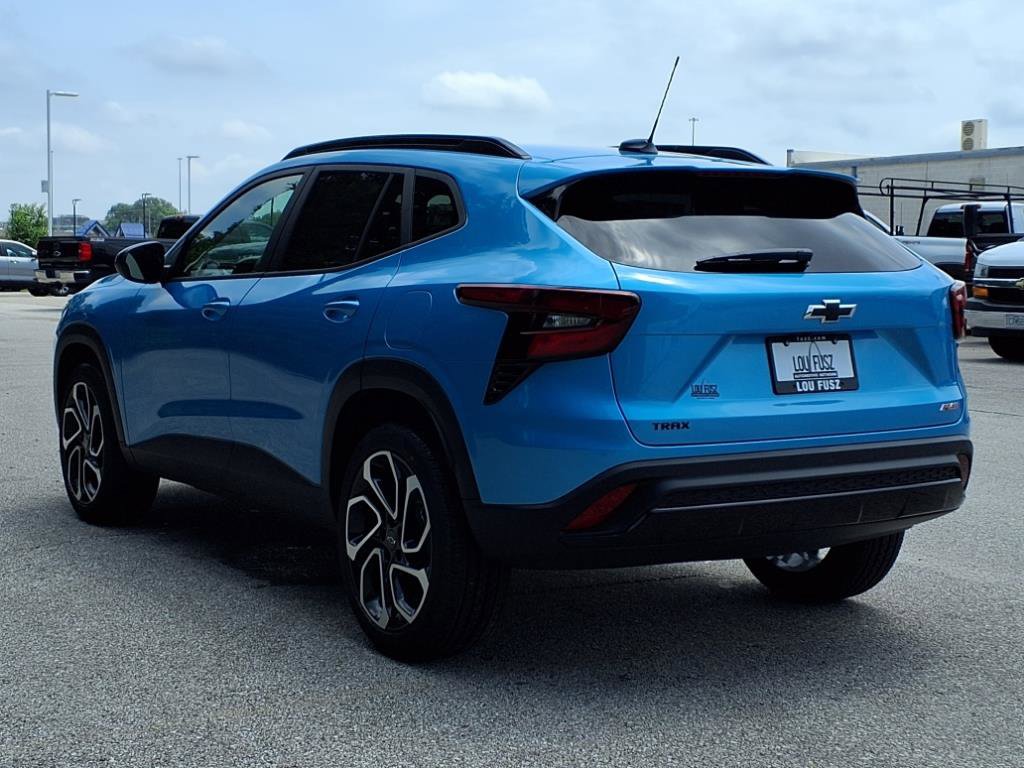 2025 Chevrolet Trax photo 4