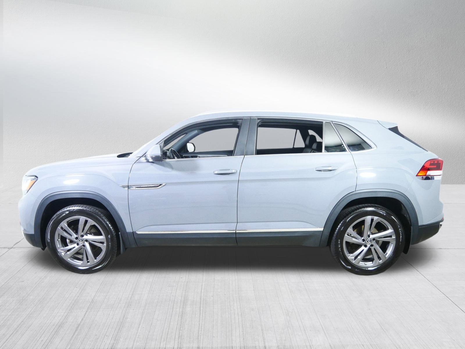 2020 Volkswagen Atlas Cross Sport V6 SE Technology photo 2