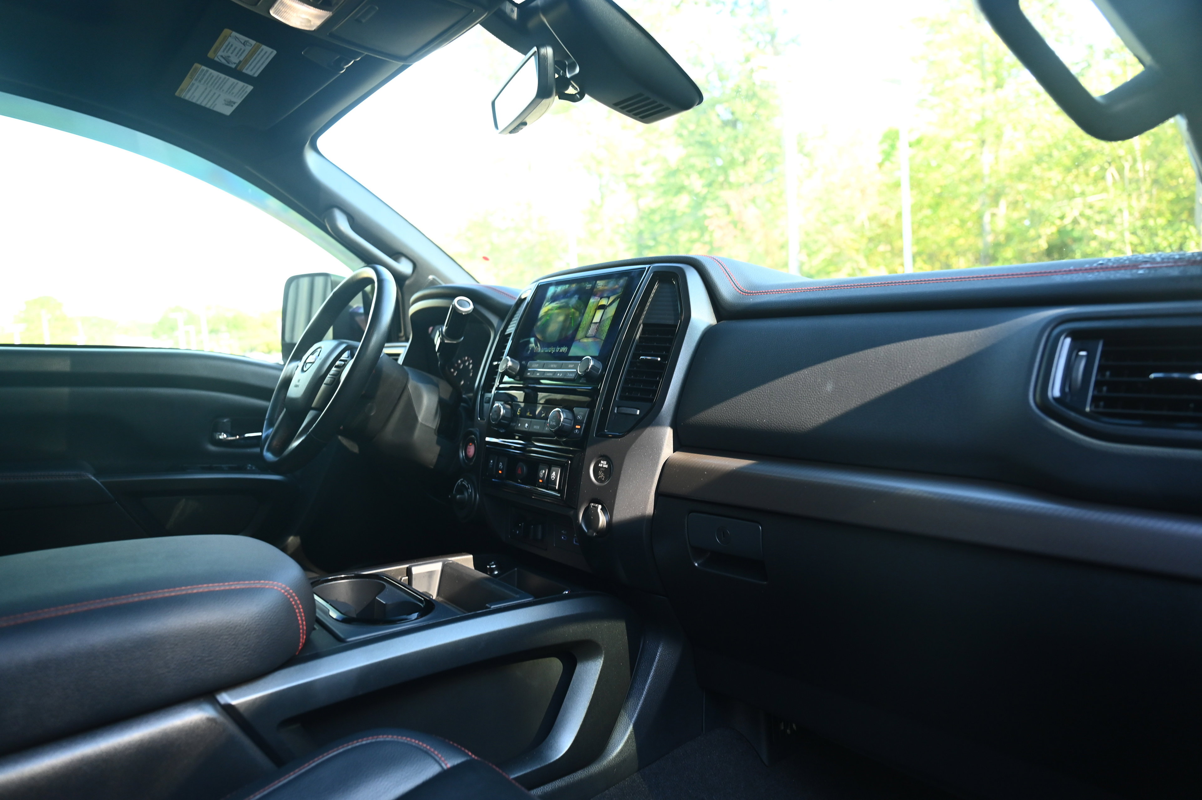 2024 Nissan Titan PRO-4X photo 28